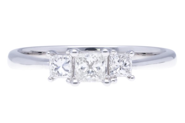 Ring 18k Weissgold mit 3 weißen princess Brillanten 0,44 ct Größe 54