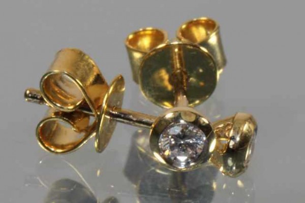 Ohrstecker mit 2 Brillanten 0,15ct in Zarge Gelbgold 18 Karat