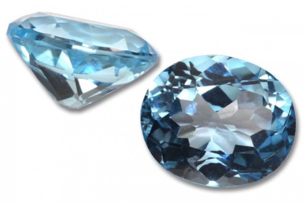 Topas Oval 7x9 facettiert, sierra sky blue behandelt