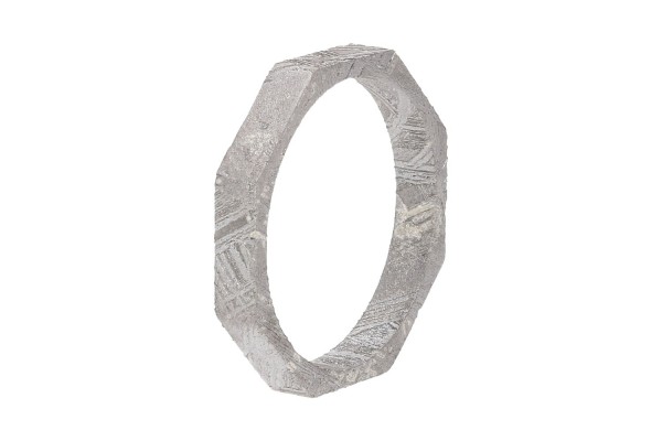 Ring 8-eckig, Größe 52, 3mm breit, 16,6 mm innen, rhodinierter Eisenmeteorit (Muonionalusta)