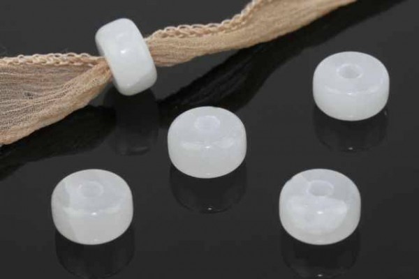 Cartwheel 10mm mit 3mm Bohrung, Jade weiß